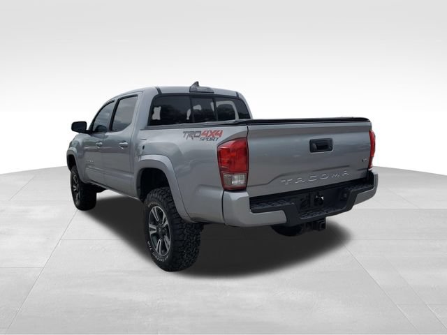Used 2016 Toyota Tacoma TRD Sport w/ Towing Package AWD/4WD image 7
