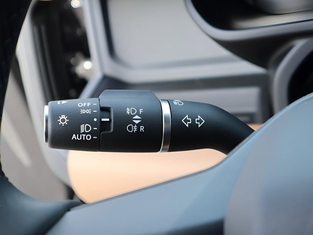 New 2026 Land Rover Defender 110 S image 34