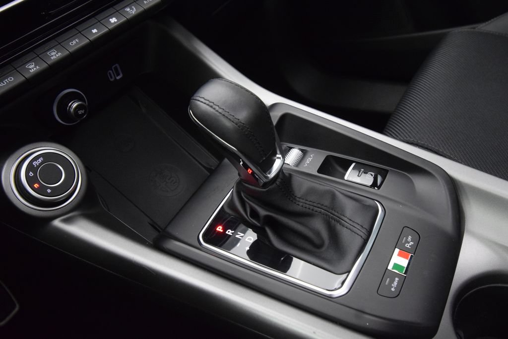 Used 2024 Alfa Romeo Tonale Ti w/ Active Assist Package AWD/4WD image 24