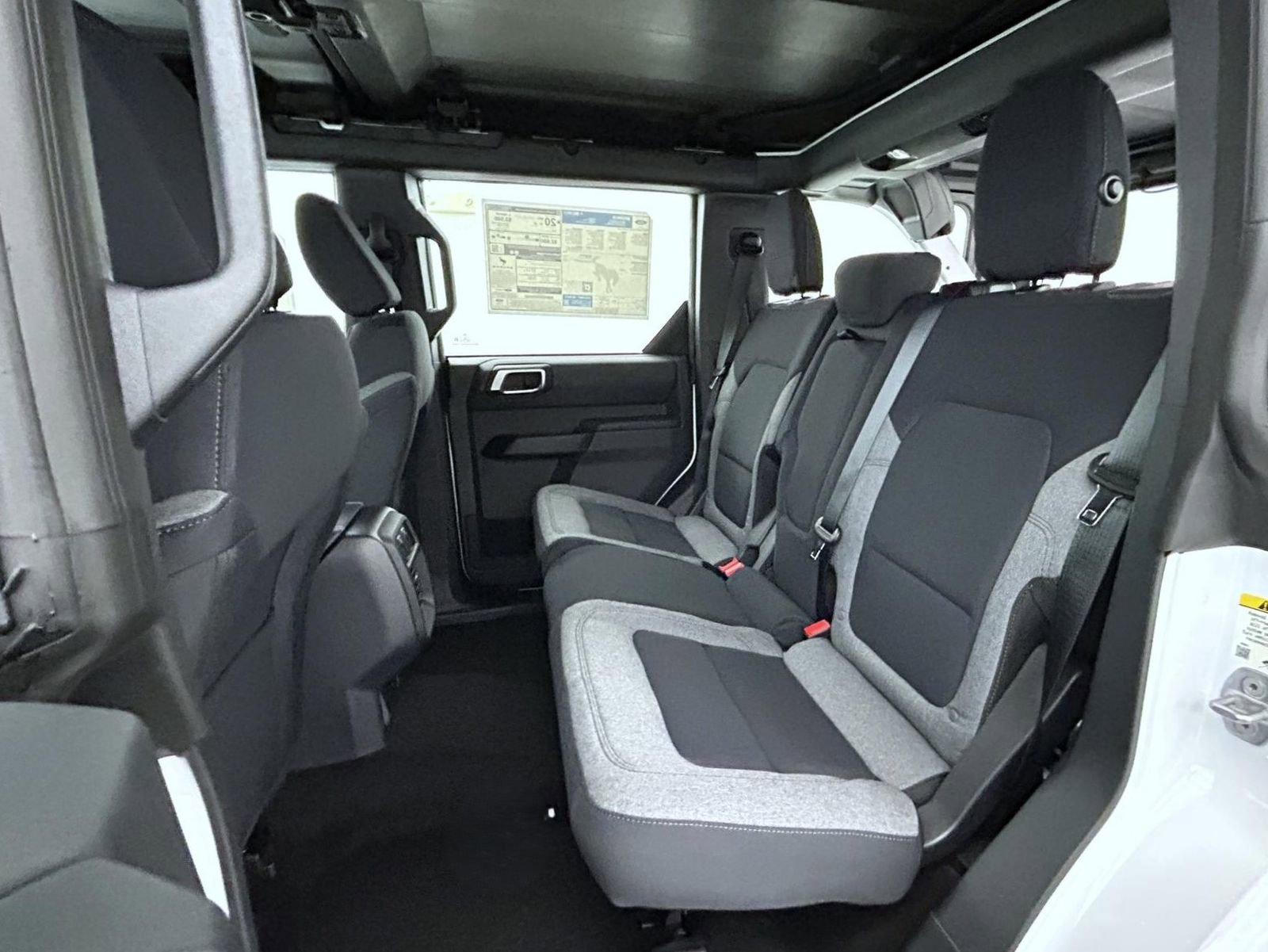 New 2025 Ford Bronco 4-Door image 19