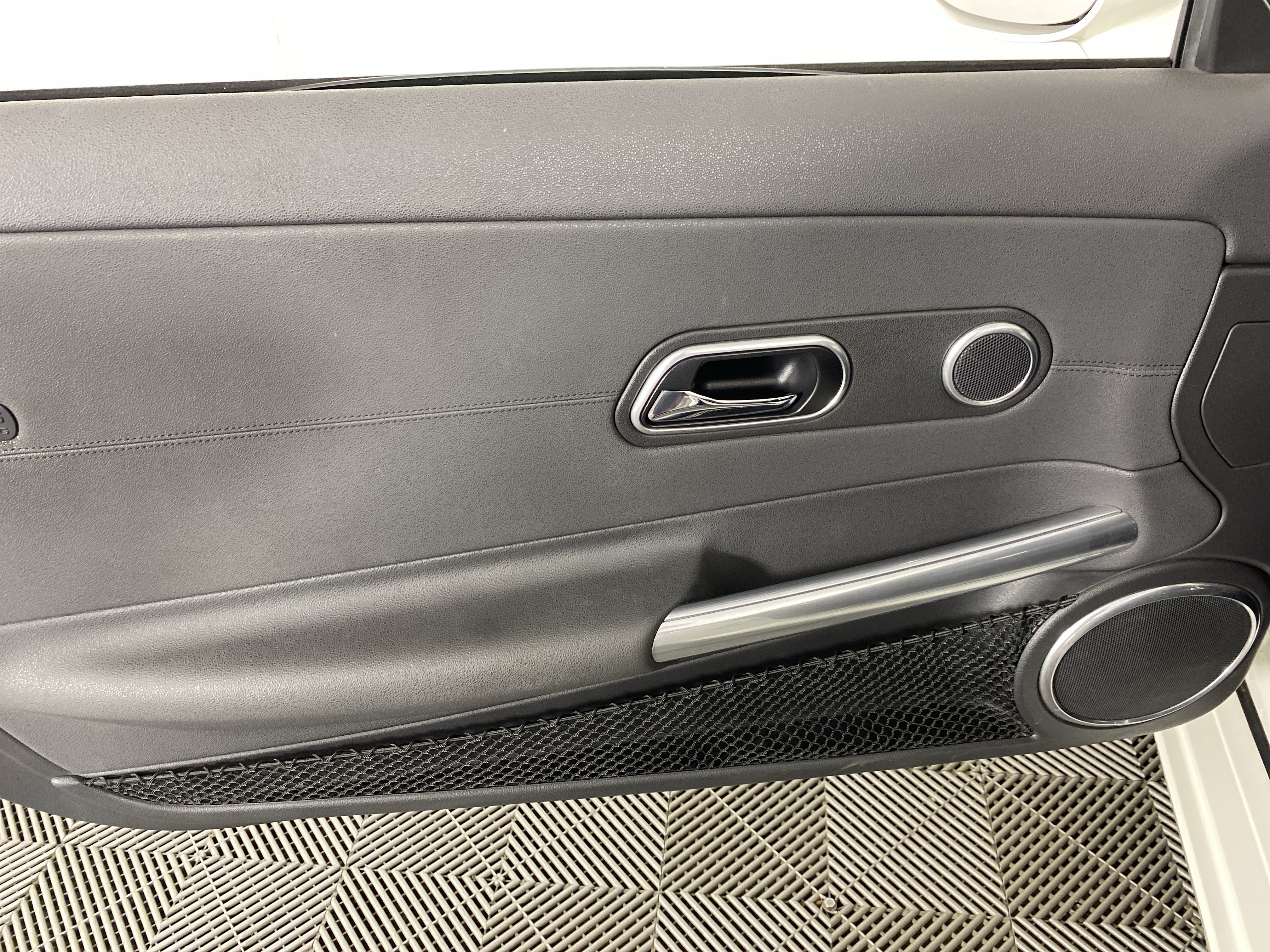 Used 2005 Chrysler Crossfire Limited RWD image 11