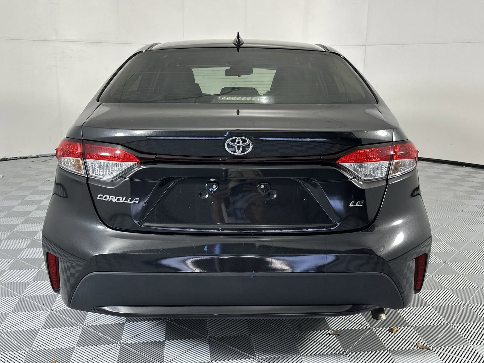 Used 2021 Toyota Corolla LE w/ LE Convenience Package FWD image 7