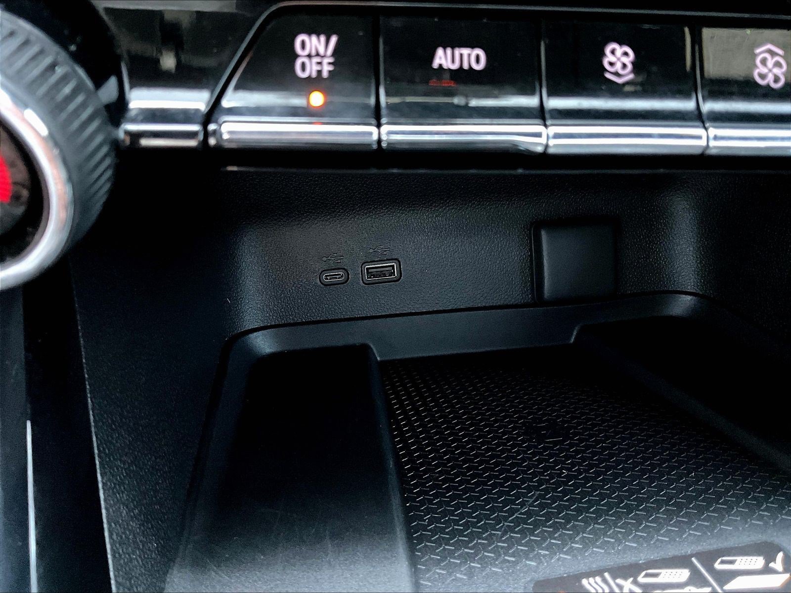 Used 2026 Chevrolet Traverse LT w/ LPO, Floor Liner Package FWD image 16