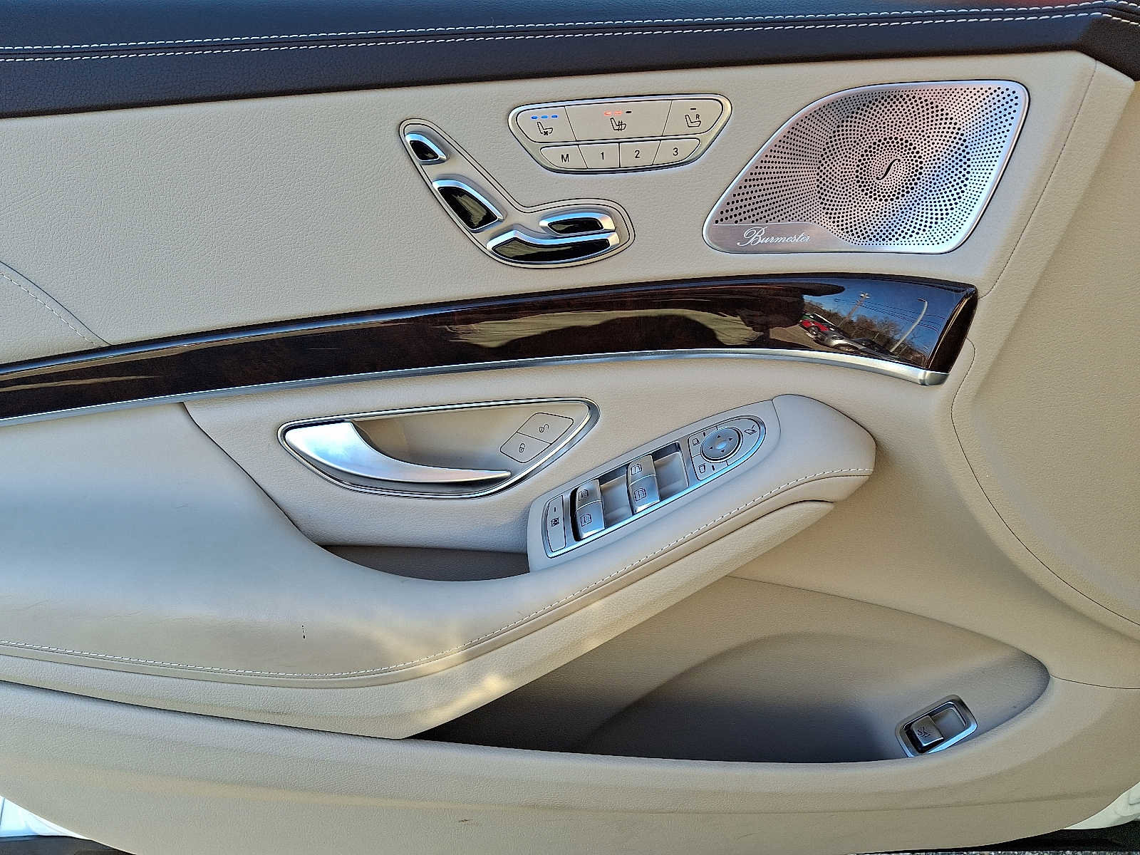 Used 2019 Mercedes-Benz S 560 4MATIC Sedan image 12