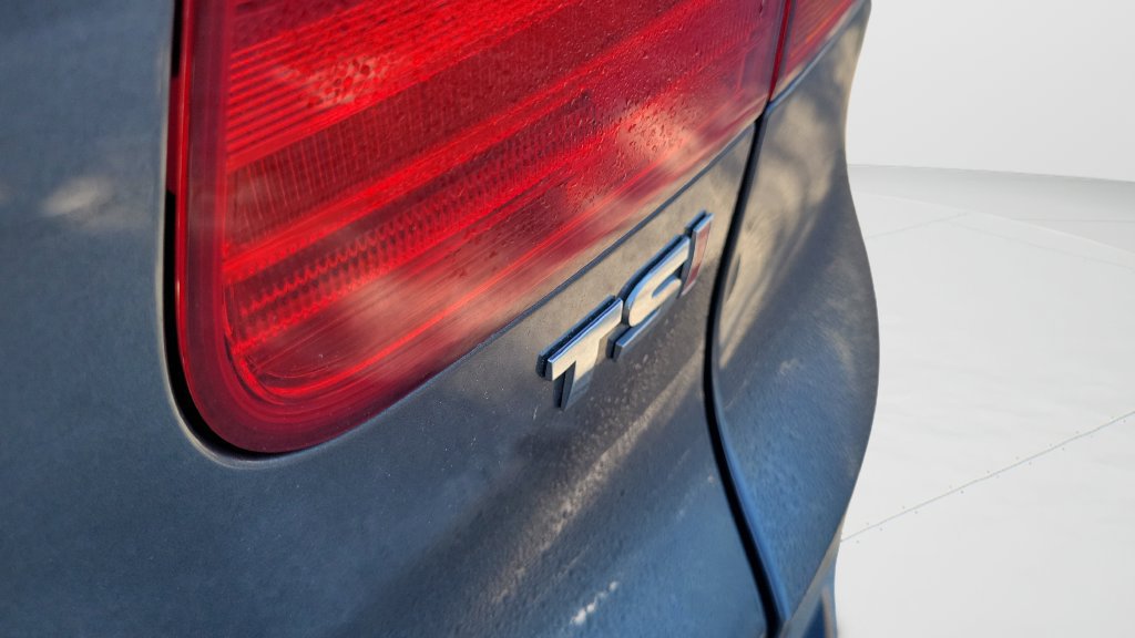 Used 2018 Volkswagen Tiguan Limited FWD image 9