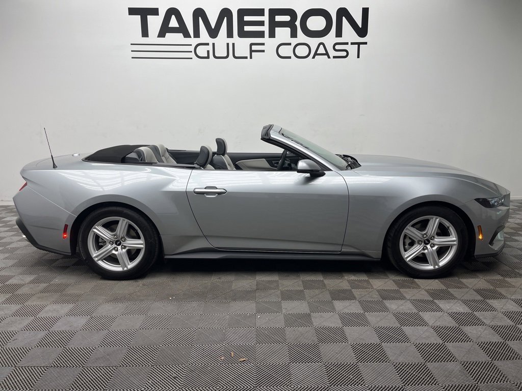 Used 2026 Ford Mustang Premium image 4