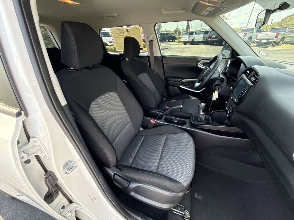 Used 2020 Kia Soul LX image 16