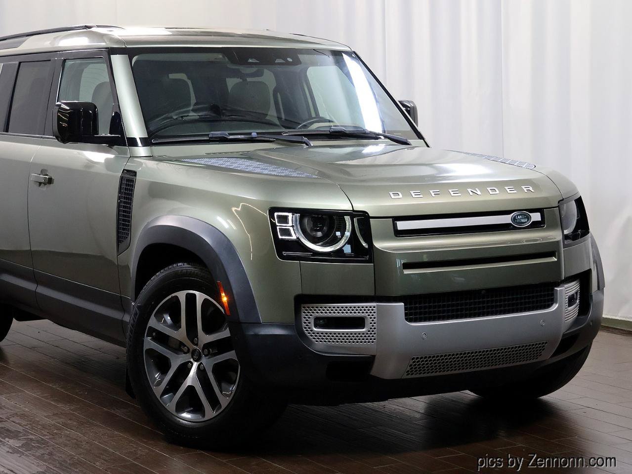 Used 2020 Land Rover Defender 110 SE AWD/4WD image 2