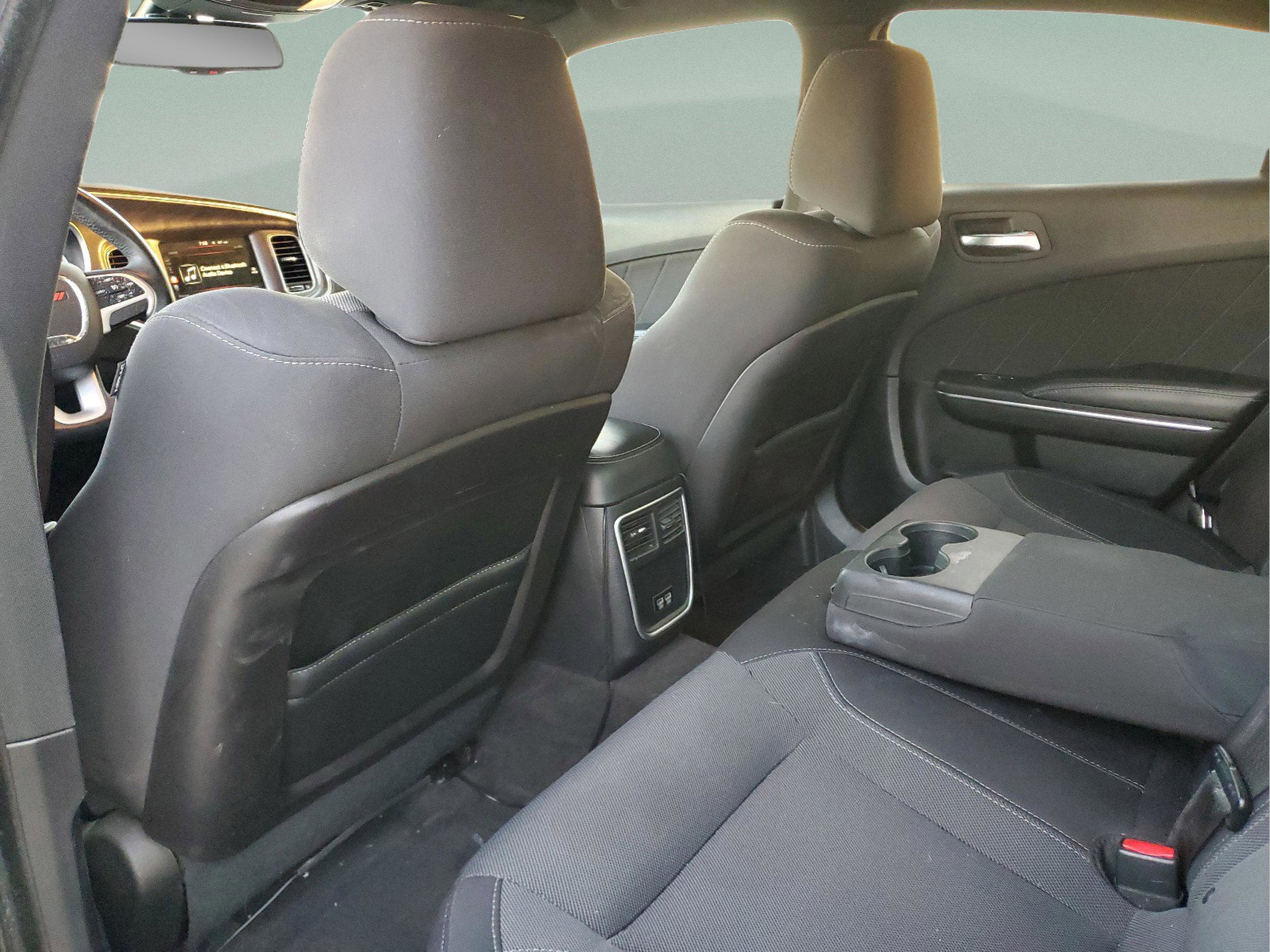 Used 2016 Dodge Charger SXT image 7