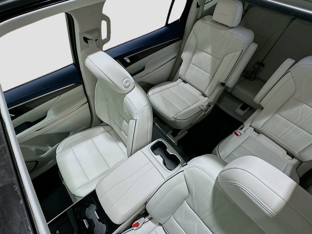 New 2026 Buick Enclave Avenir image 23