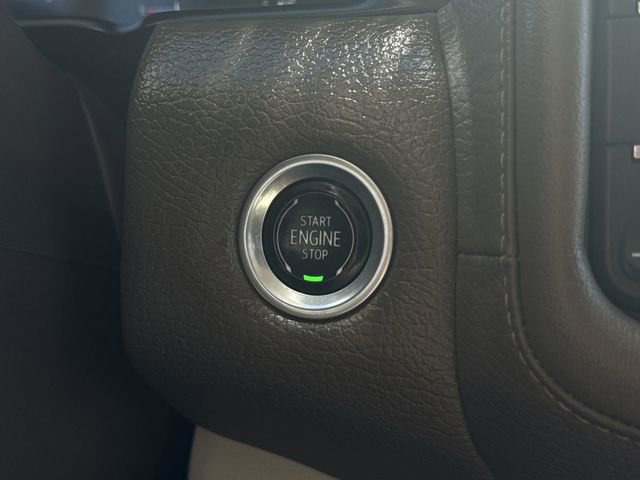 Used 2023 GMC Yukon XL Denali image 17