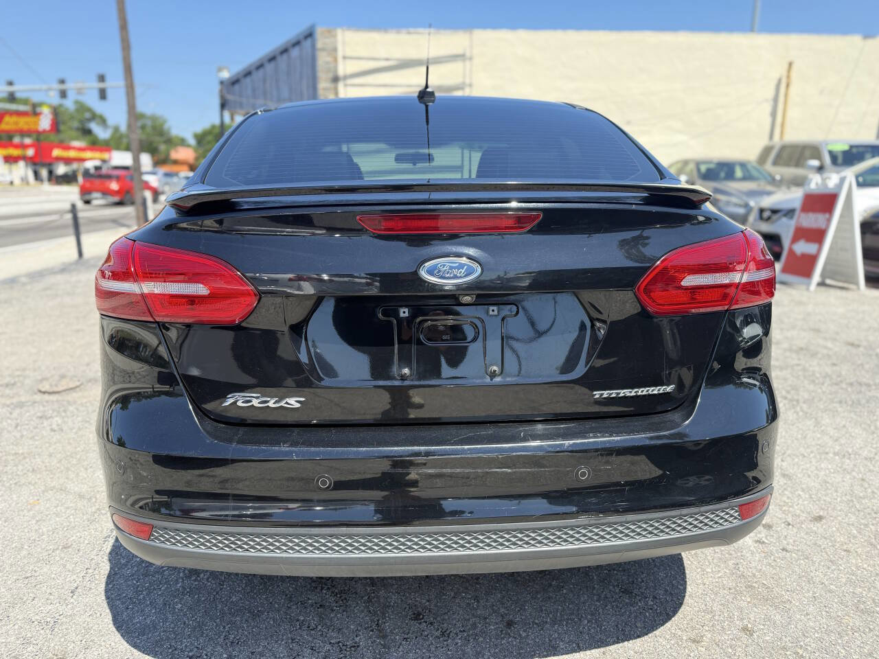 Used 2017 Ford Focus Titanium FWD image 6