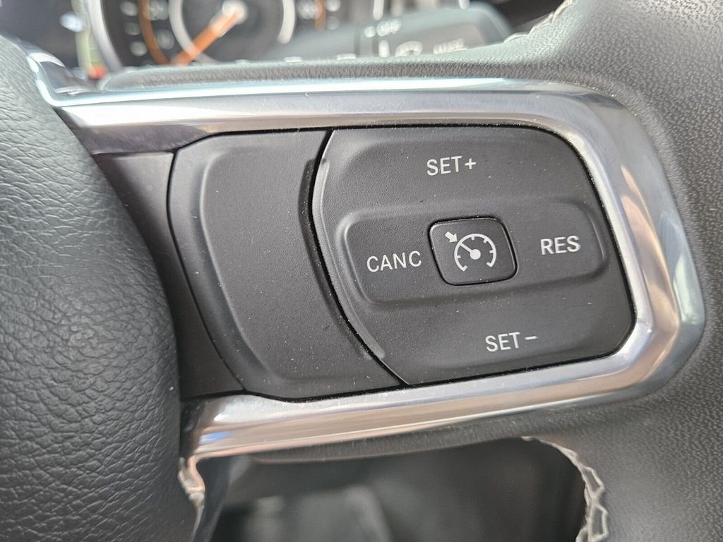 Used 2023 Jeep Gladiator Overland AWD/4WD image 24