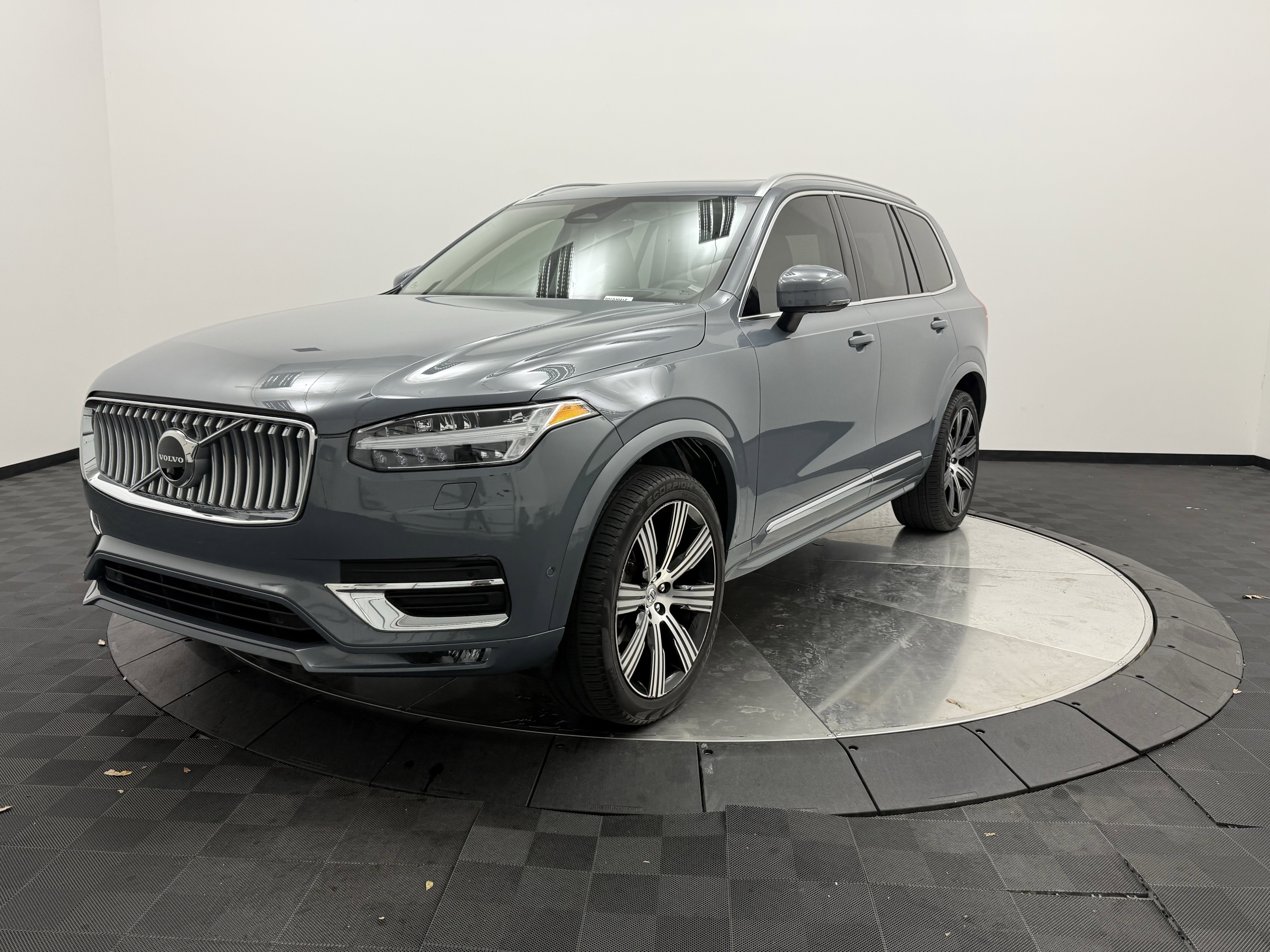 Certified 2023 Volvo XC90 B6 Ultimate w/ Protection Package Premier AWD/4WD image 3