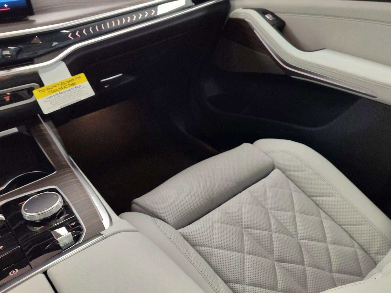 Used 2026 BMW X7 xDrive40i image 24