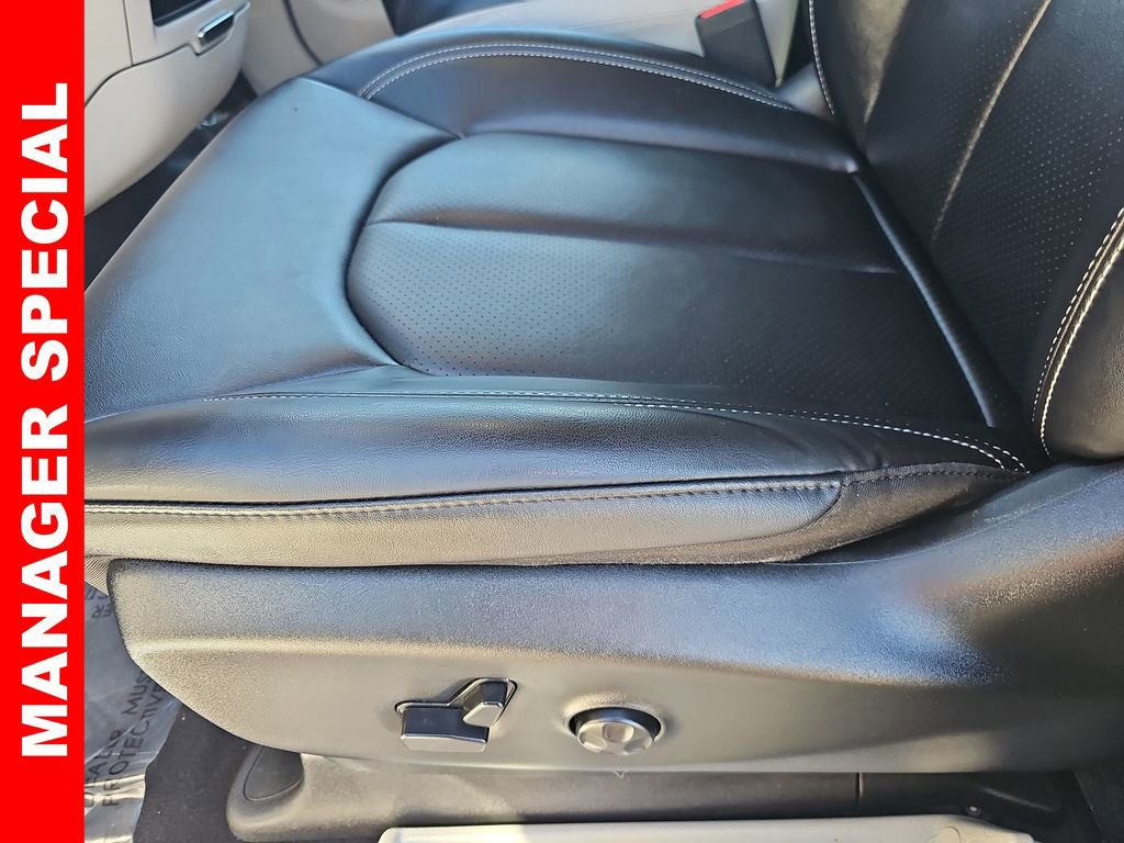 Used 2024 Chrysler Pacifica Touring-L image 30