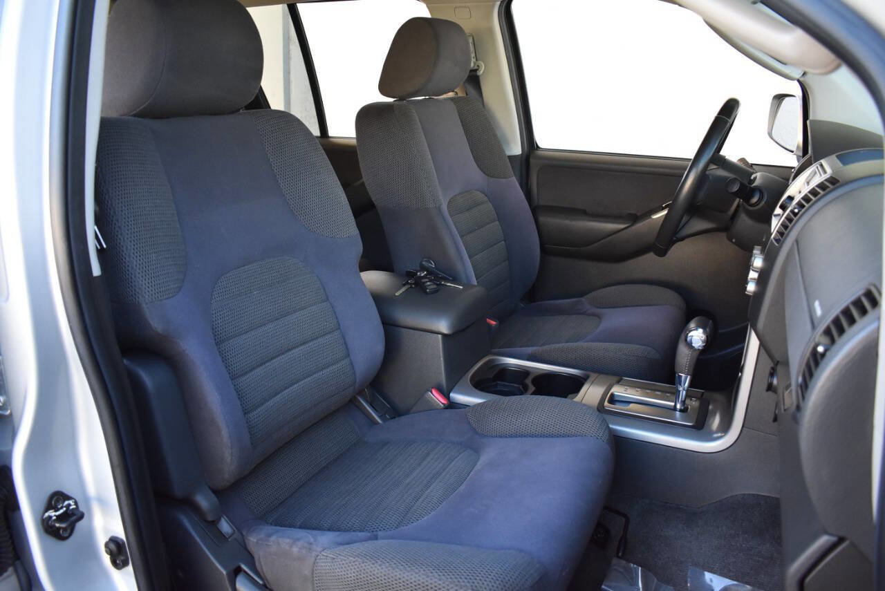 Used 2005 Nissan Pathfinder SE w/ (G01) SE Comfort Pkg image 24