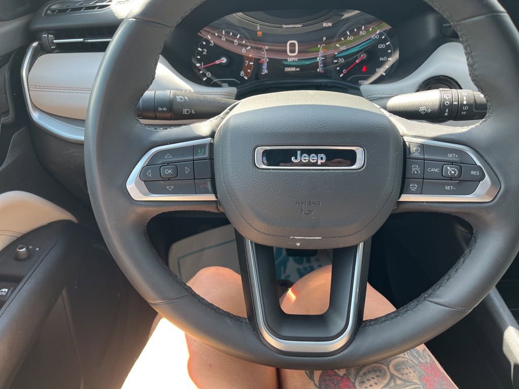 Used 2025 Jeep Compass Limited AWD/4WD image 42