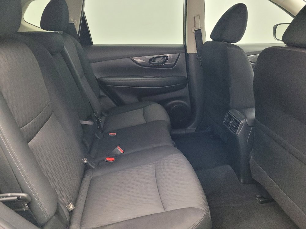 Used 2020 Nissan Rogue S image 19