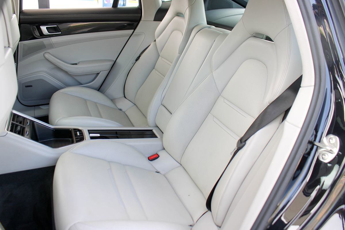 Used 2018 Porsche Panamera 4 AWD/4WD image 19