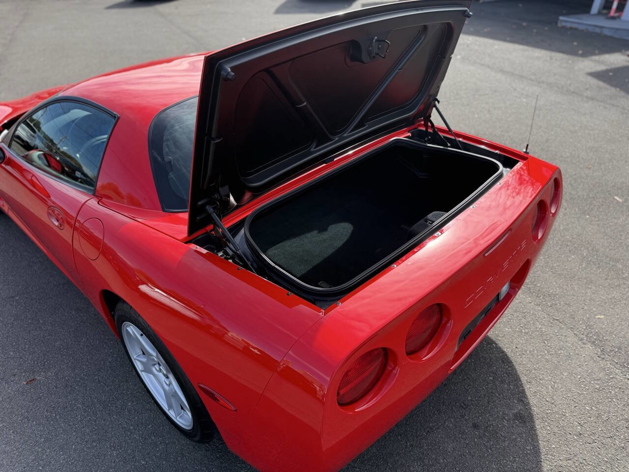 Used 1999 Chevrolet Corvette Coupe image 18