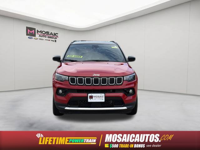 Used 2023 Jeep Compass Limited AWD/4WD image 2