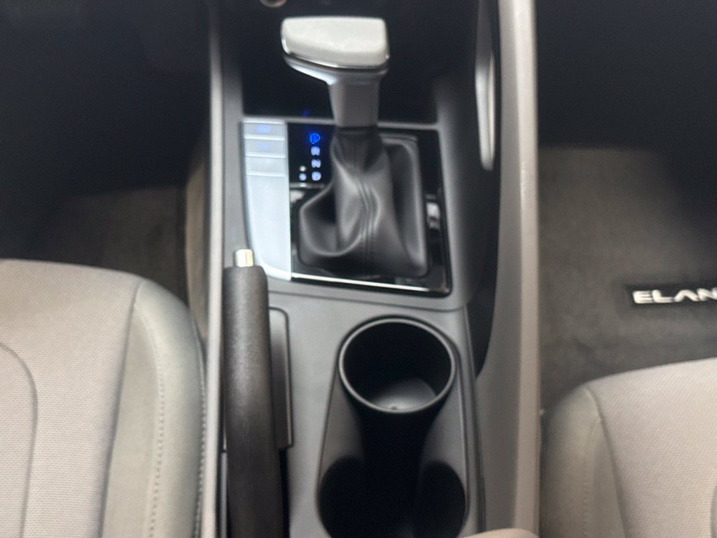 New 2026 Hyundai Elantra SE FWD image 16