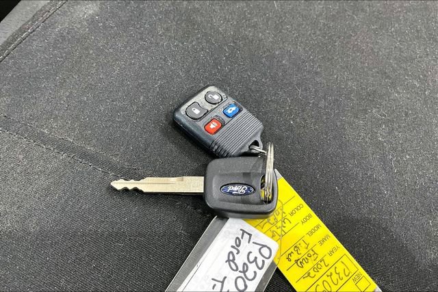 Used 2002 Ford Thunderbird image 28