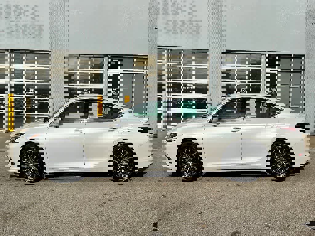 Used 2022 Lexus ES 350 w/ Premium Package image 3