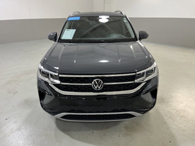 Certified 2023 Volkswagen Taos SEL image 3