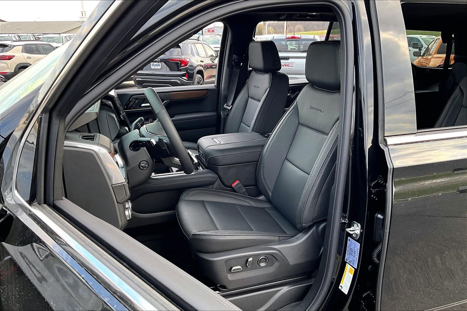 New 2026 GMC Yukon Denali image 9