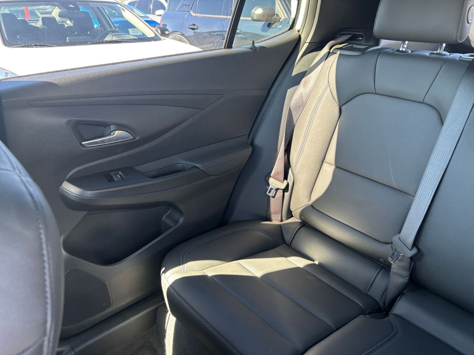 Used 2025 Buick Envista Sport Touring image 38