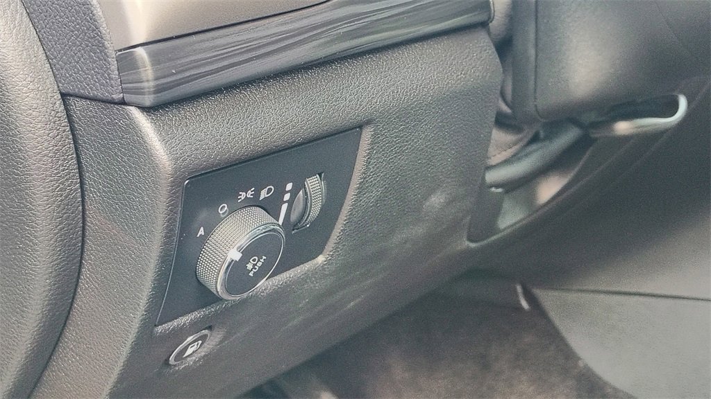 Used 2019 Jeep Grand Cherokee Altitude image 10