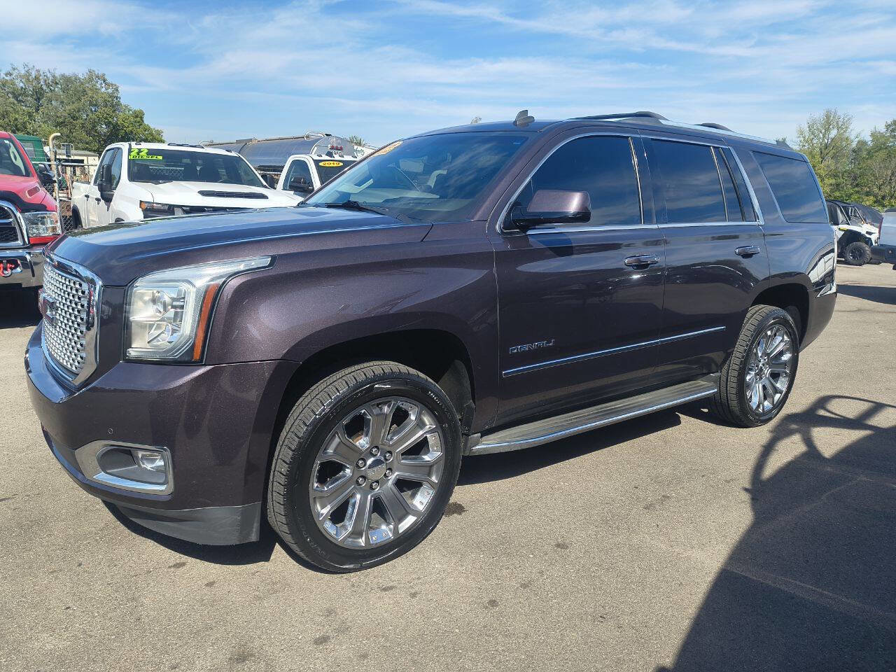 Used 2015 GMC Yukon Denali w/ Touring Package image 2