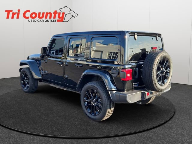 Used 2025 Jeep Wrangler Unlimited Sahara w/ Safety Group image 6