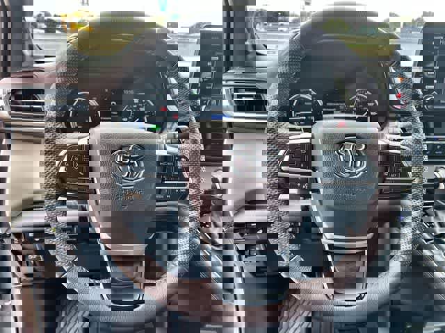 Used 2024 Toyota Sienna Platinum image 17