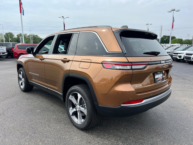 New 2026 Jeep Grand Cherokee Limited w/ Luxury Tech Group II AWD/4WD image 5