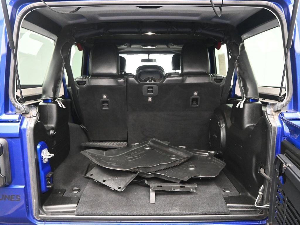 Used 2018 Jeep Wrangler Unlimited Rubicon w/ Cold Weather Group image 31