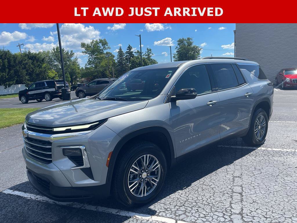 Used 2026 Chevrolet Traverse LT