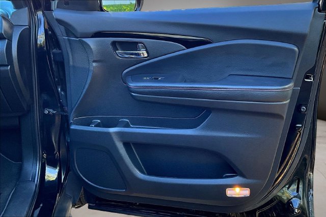 Used 2020 Honda Ridgeline Black Edition image 29