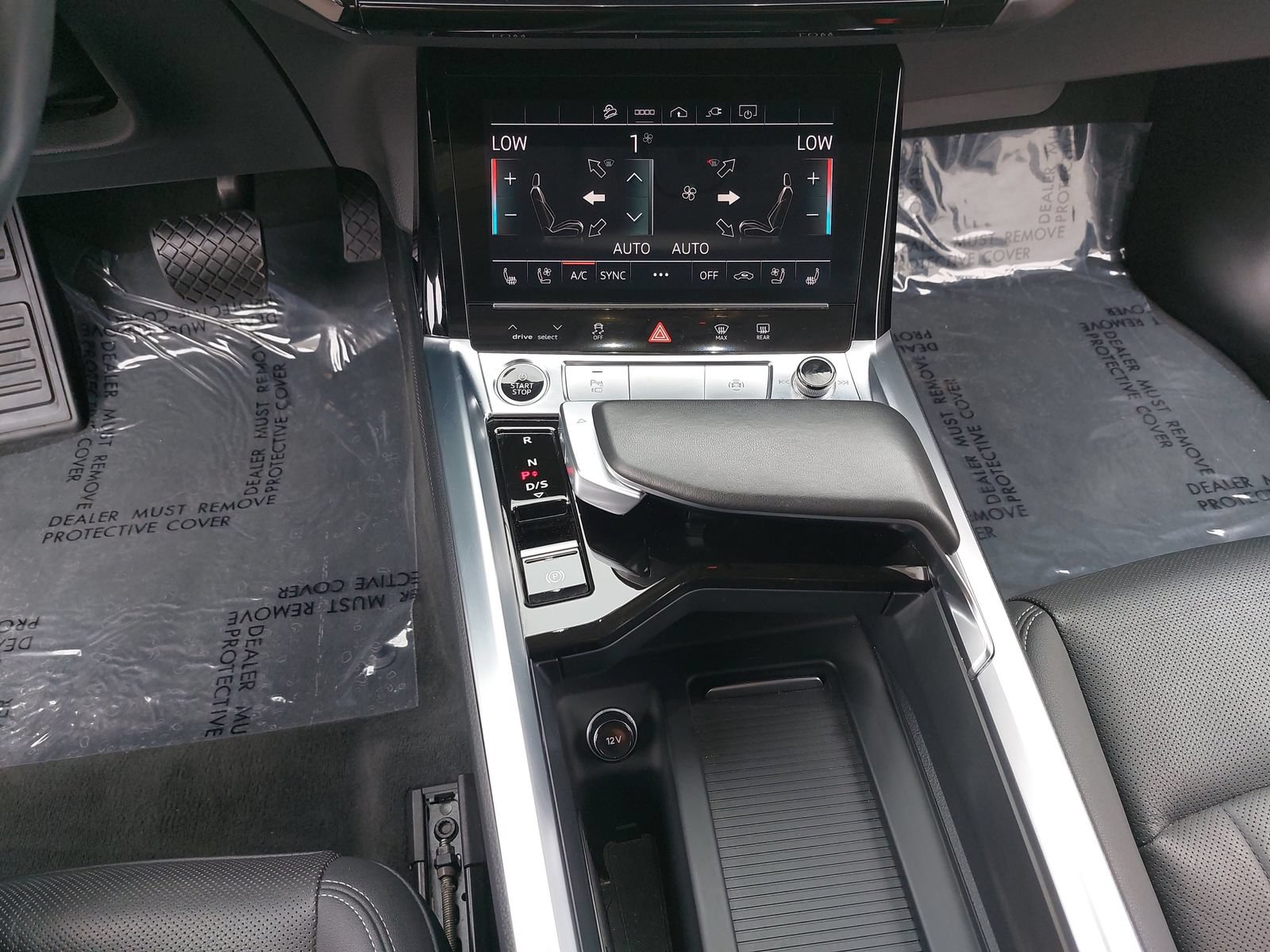 Used 2024 Audi Q8 e-tron Premium Plus w/ Premium Plus Package AWD/4WD image 22