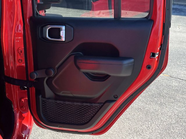 Used 2024 Jeep Gladiator Sport AWD/4WD image 17