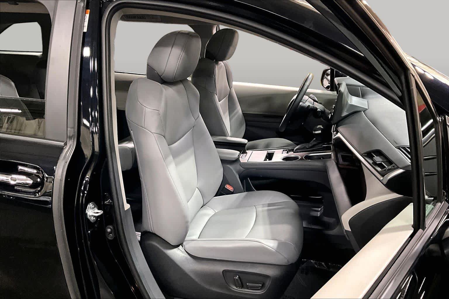 Certified 2023 Toyota Sienna XLE w/ XLE Plus Package AWD/4WD image 17