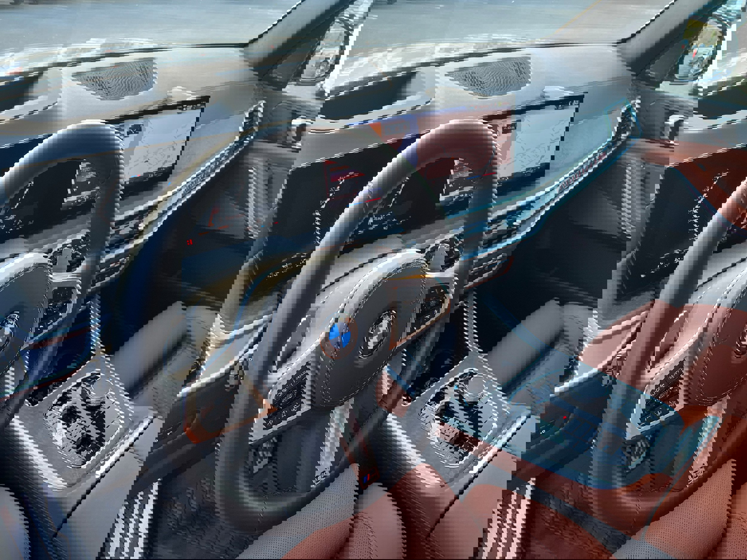 Used 2024 BMW X5 xDrive40i w/ M Sport Package image 8