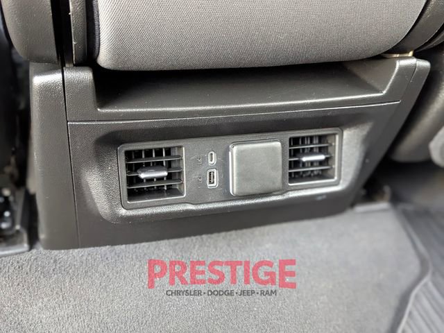 Used 2024 GMC Sierra 1500 SLE image 25