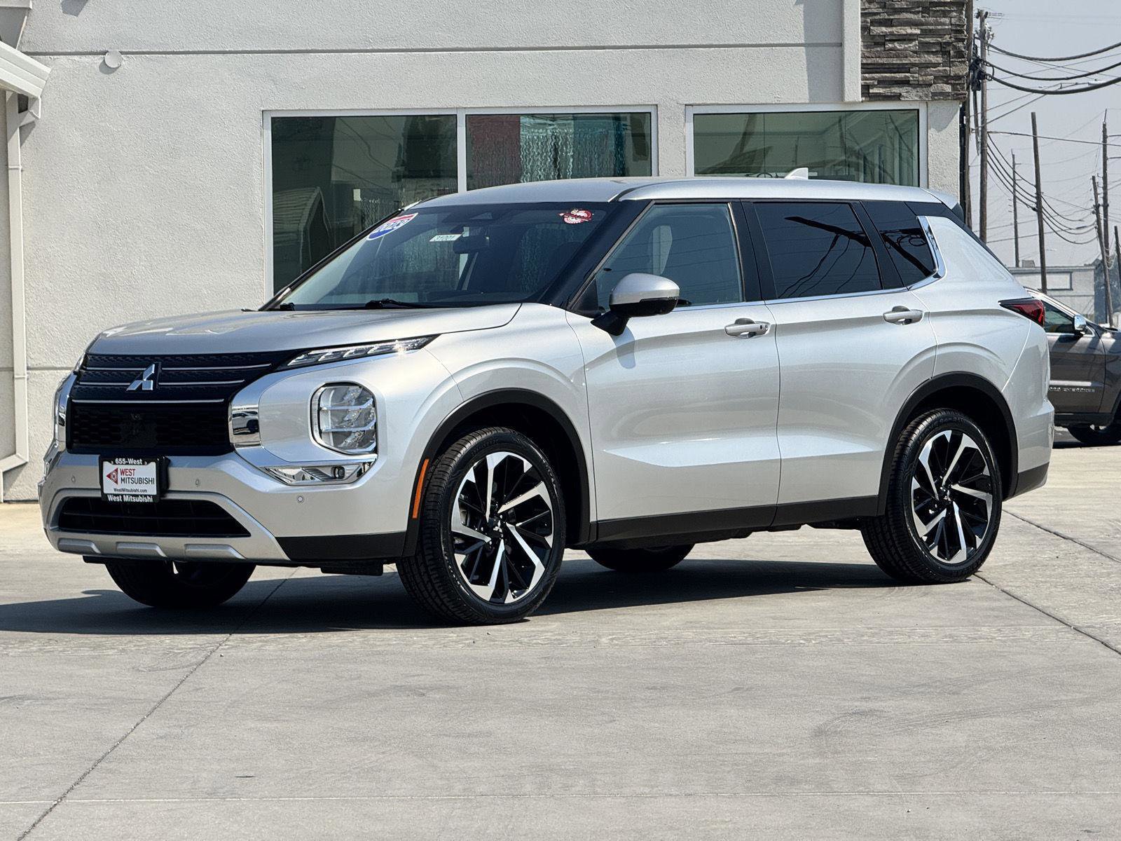 Used 2023 Mitsubishi Outlander SE