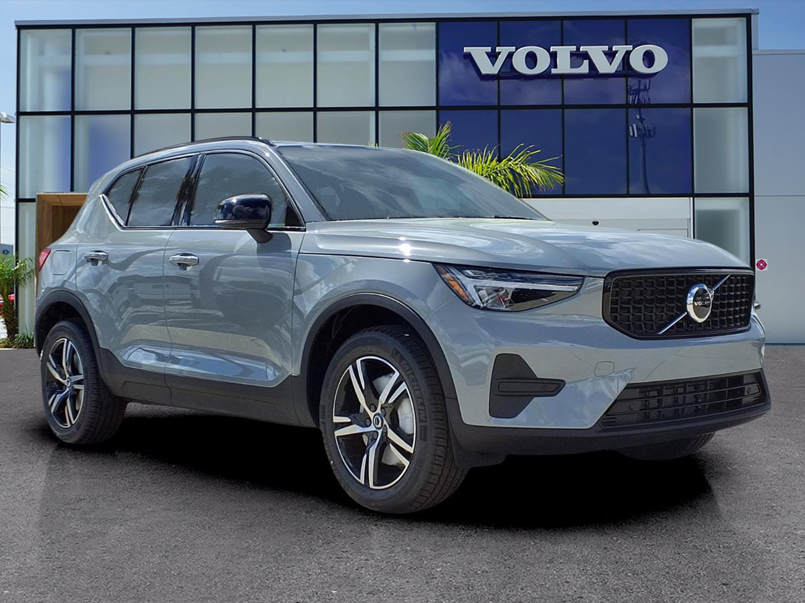 New 2026 Volvo XC40 B5 Core AWD/4WD image 1