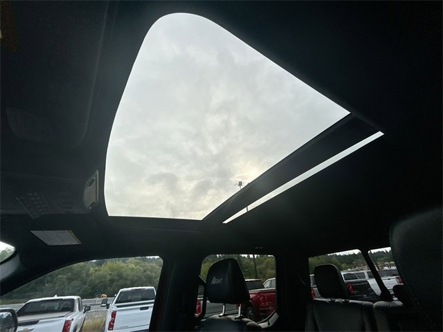 Used 2022 Ford F250 Lariat w/ Black Appearance Package image 19