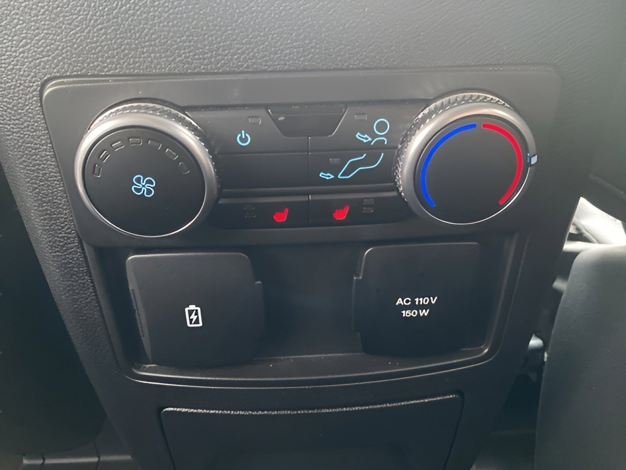 Used 2023 Ford Explorer Limited w/ Equipment Group 301A image 37