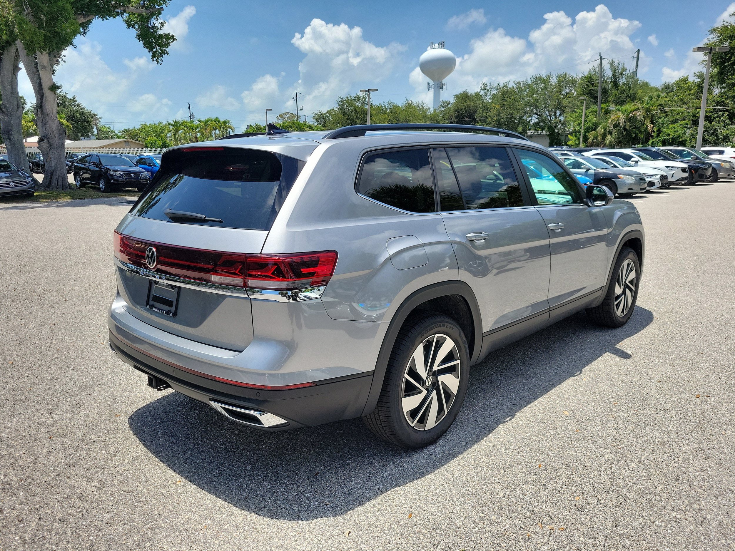 New 2026 Volkswagen Atlas SE FWD image 4